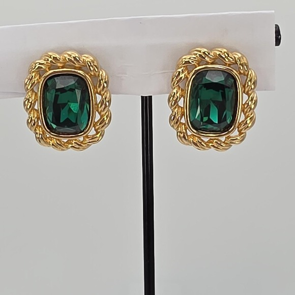 Vintage SWAROVSKI Signed Earrings Green Crystal 18k Yellow Gold Plate Clip-On - Picture 3 of 13